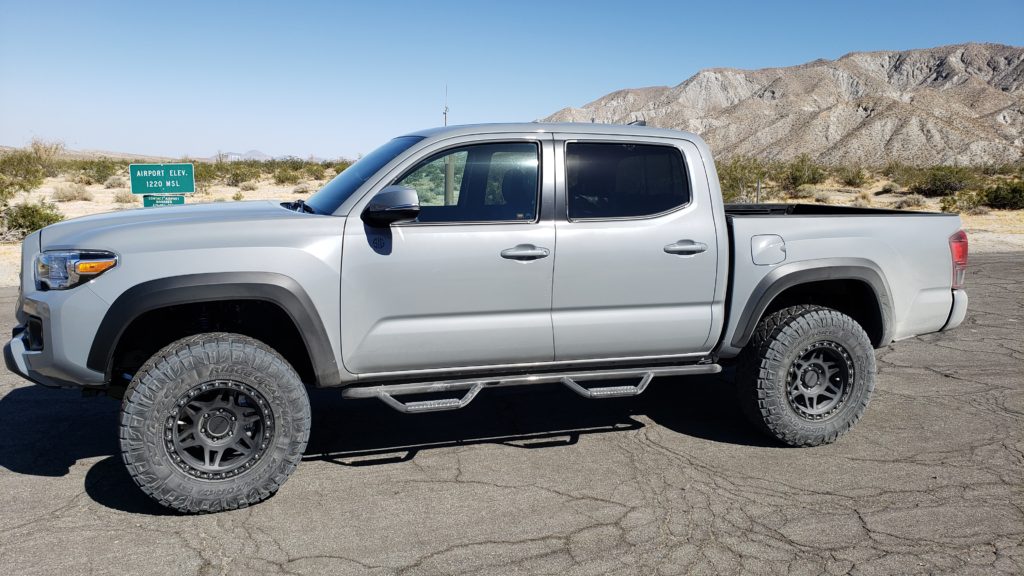 Cement Tacoma 33's 3" Lift